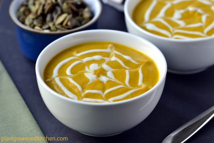 Cream of Pumpkin Soup with Maple-Spiced Pepitas #vegan #glutenfree